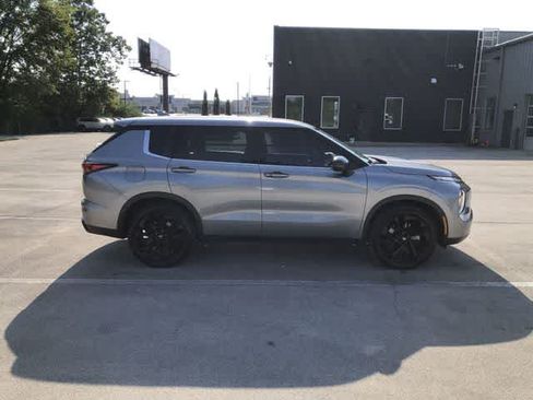 Used 2023 Mitsubishi Outlander SE Black Edition AWD/4WD image 7