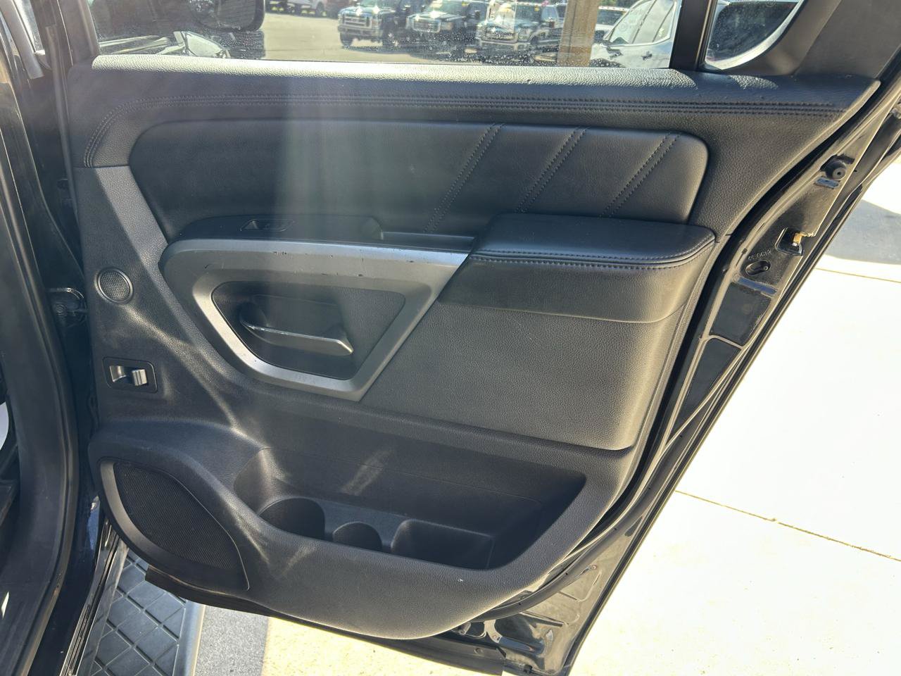 Used 2015 Nissan Armada Platinum AWD/4WD image 16