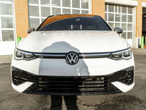 Used 2024 Volkswagen Golf R image 37