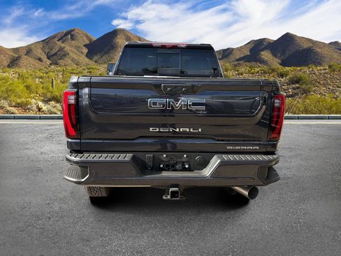 Used 2024 GMC Sierra 3500 Denali Ultimate AWD/4WD image 5