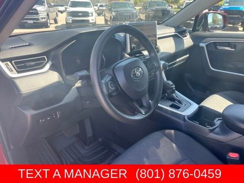 Used 2025 Toyota RAV4 XLE AWD/4WD image 11