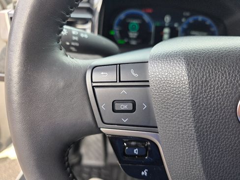 Used 2025 Toyota Camry XLE image 21