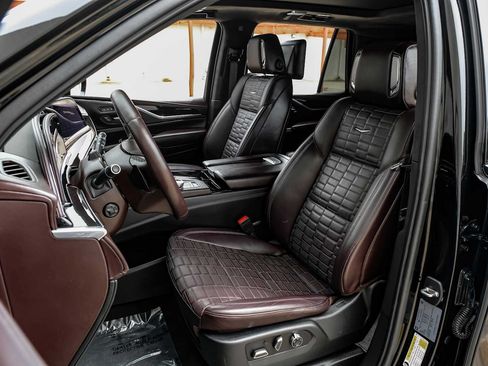 Used 2021 Cadillac Escalade Sport Platinum w/ Heavy-Duty Trailer Package AWD/4WD image 31