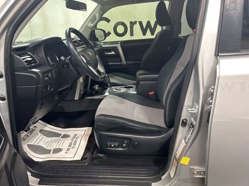 Used 2016 Toyota 4Runner SR5 image 23