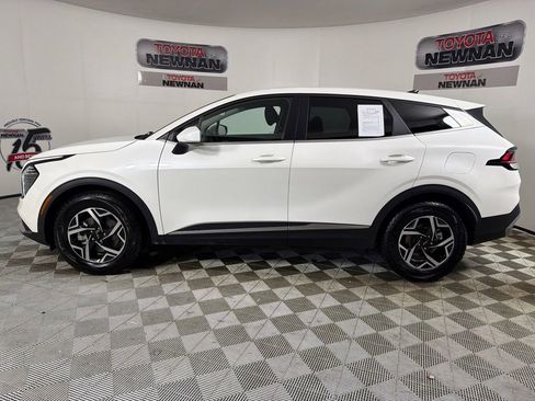 Used 2024 Kia Sportage LX image 6