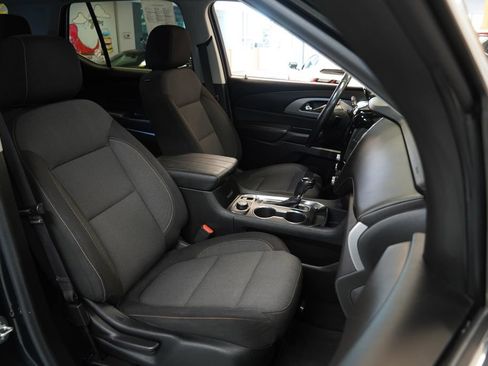 Used 2020 Chevrolet Traverse LT w/ Driver Confidence II Package AWD/4WD image 37