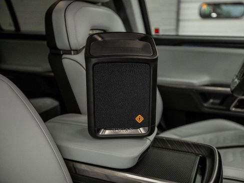 Used 2023 Rivian R1S Adventure image 22