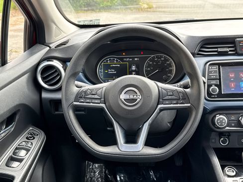 Used 2025 Nissan Versa SV FWD image 23