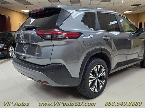 Used 2023 Nissan Rogue SV FWD image 4