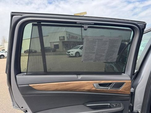 Used 2025 Volkswagen Atlas SE AWD/4WD image 20