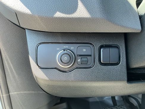 Used 2025 Mercedes-Benz Sprinter 4500 image 15