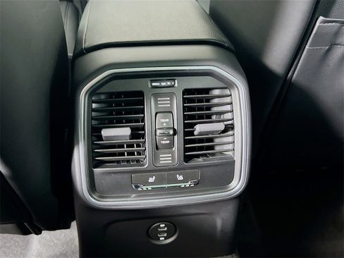 New 2026 Porsche Macan image 27