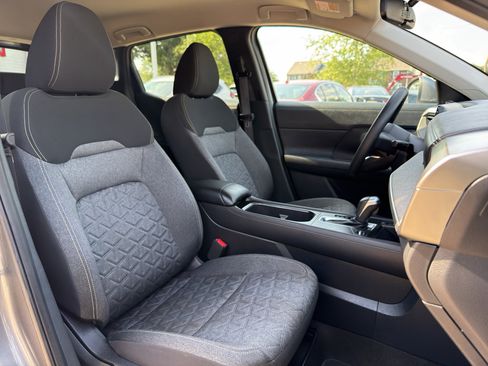 Used 2025 Nissan Kicks SV FWD image 21