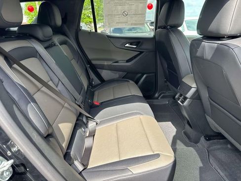 New 2026 Chevrolet Equinox LT w/ Convenience Package II FWD image 12