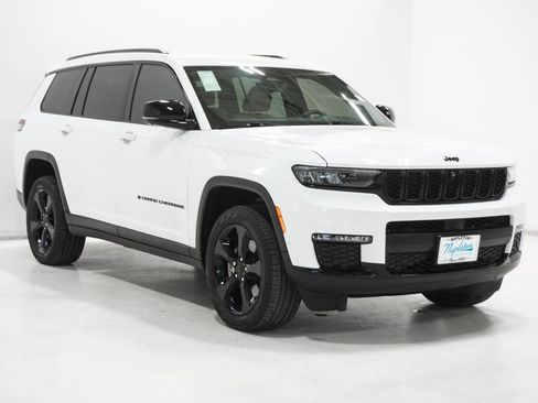 Used 2023 Jeep Grand Cherokee L Limited w/ Luxury Tech Group II image 4