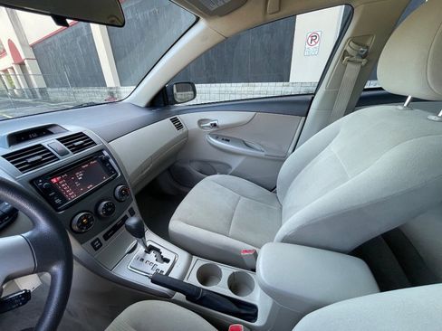 Used 2013 Toyota Corolla LE image 42