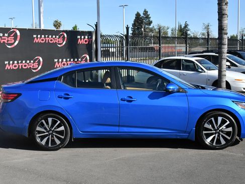 Used 2025 Nissan Sentra SV w/ SV Premium Package FWD image 9