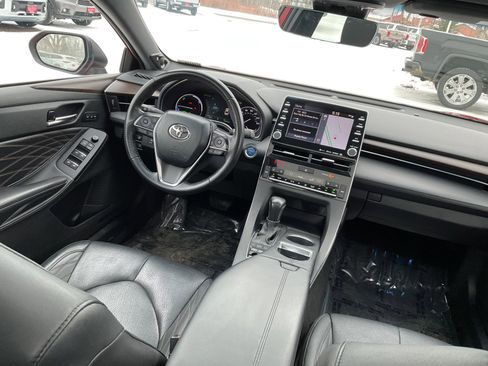 Used 2022 Toyota Avalon Limited w/ Advanced Safety Package image 18
