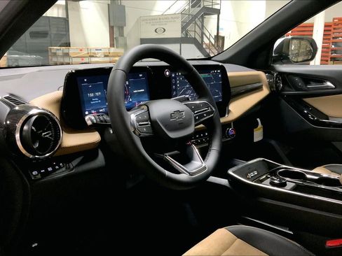 New 2026 Chevrolet Equinox ACTIV w/ Convenience Package III AWD/4WD image 7