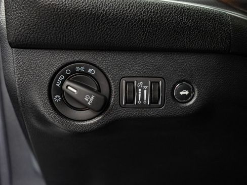 Used 2017 Dodge Challenger R/T Scat Pack w/ Leather Interior Group RWD image 37