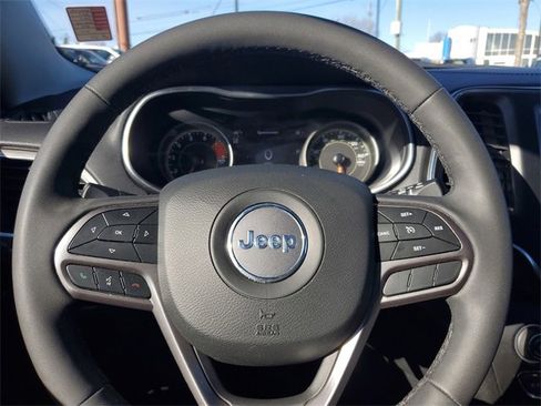 Used 2022 Jeep Cherokee Latitude Lux w/ Sun & Sound Group image 17