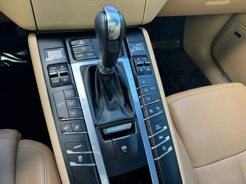 Used 2018 Porsche Macan S image 31