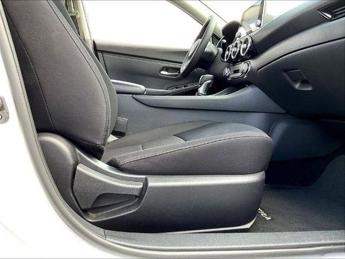 Used 2024 Nissan Sentra SV FWD image 33