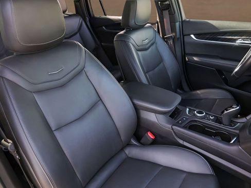 Certified 2025 Cadillac XT6 Premium Luxury image 34