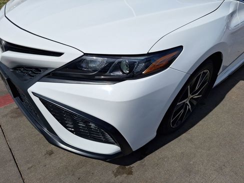 Used 2023 Toyota Camry SE image 10