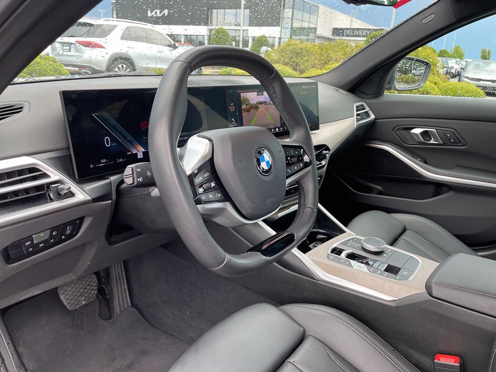 Used 2025 BMW 330i xDrive Sedan AWD/4WD image 9