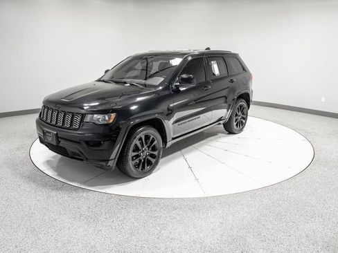 Used 2019 Jeep Grand Cherokee Altitude AWD/4WD image 36