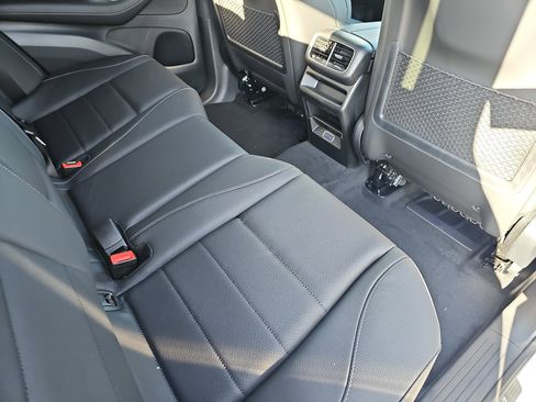 New 2026 Mercedes-Benz GLE 350 4MATIC image 11