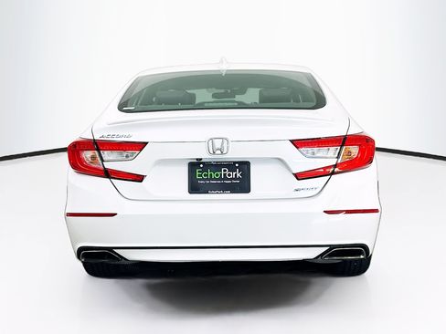 Used 2018 Honda Accord Sport image 7