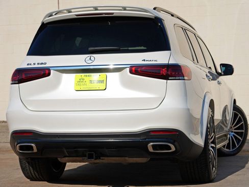 Used 2022 Mercedes-Benz GLS 580 4MATIC image 5