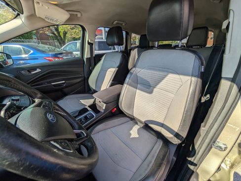 Used 2017 Ford Escape SE w/ Equipment Group 201A image 15