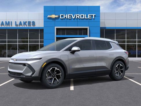 New 2026 Chevrolet Equinox EV LT image 2