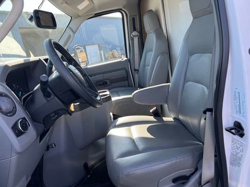Used 2024 Ford E-350 and Econoline 350 Super Duty w/ Power Windows & Locks Group image 11