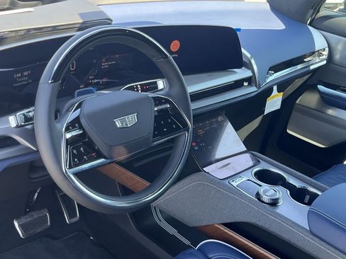 New 2026 Cadillac Vistiq Premium Luxury image 2