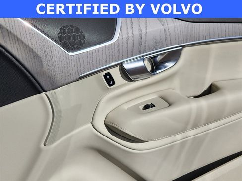 Used 2025 Volvo XC90 B6 Core w/ Protection Package Premier image 29
