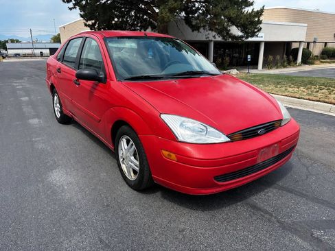 Used 2003 Ford Focus SE FWD image 6