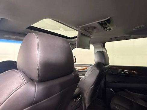 Used 2018 Cadillac Escalade ESV Premium Luxury AWD/4WD image 28