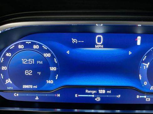 Used 2023 Chevrolet Tahoe Z71 w/ Luxury Package image 12