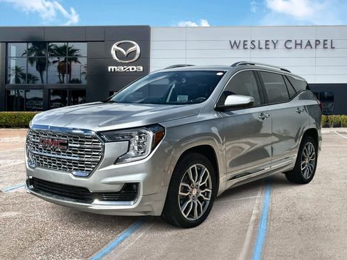 Used 2022 GMC Terrain Denali w/ Denali Premium Package image 1
