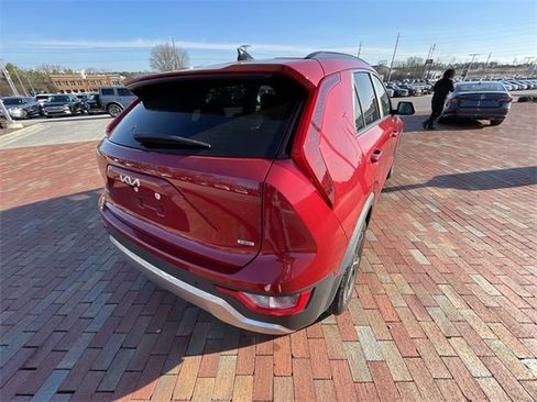 Used 2024 Kia Niro EX image 18