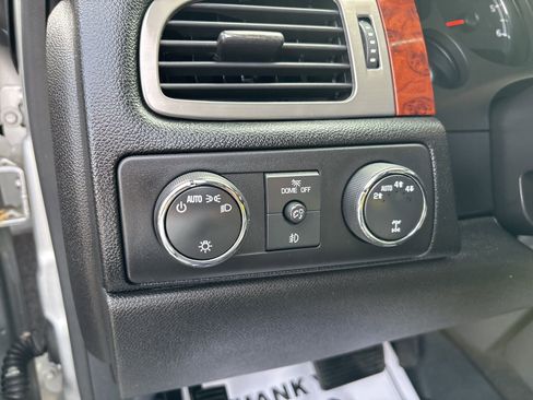 Used 2013 GMC Yukon XL SLT image 21