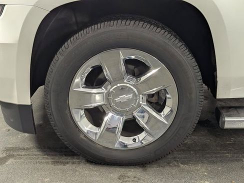 Used 2017 Chevrolet Suburban Premier image 10