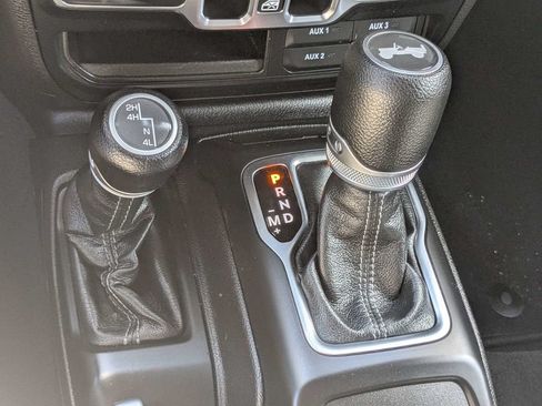 Used 2024 Jeep Wrangler Unlimited Sport AWD/4WD image 28
