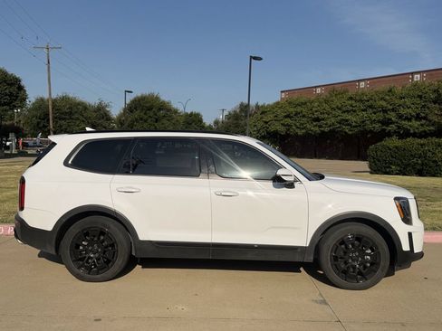 Used 2021 Kia Telluride SX w/ SX Prestige Package AWD/4WD image 3
