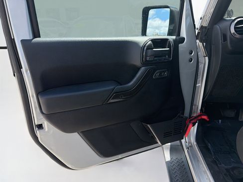 Used 2011 Jeep Wrangler Unlimited Sport image 20