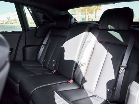 Used 2024 Rolls-Royce Phantom Sedan image 56